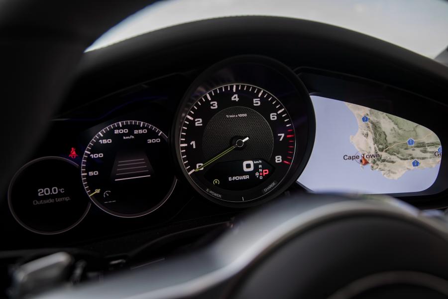 Панель приборов Porsche Panamera 4 E-Hybrid 2016 года  (фото 8 из 31)